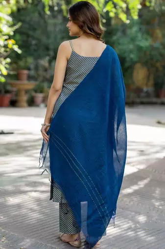 Women Printed Regular Kurta with Trousers & With Dupatta