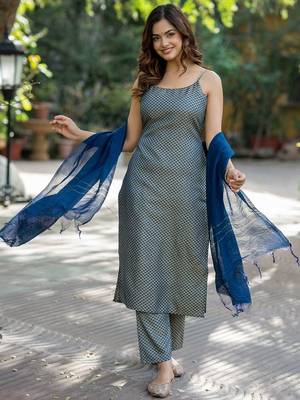 Women Printed Regular Kurta with Trousers & With Dupatta 7