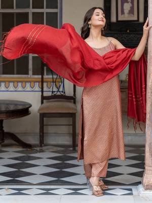 Women Printed Regular Kurta with Trousers & With Dupatta 1
