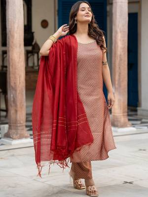 Women Printed Regular Kurta with Trousers & With Dupatta 3