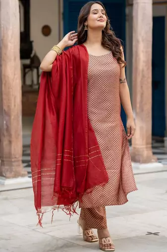 Women Printed Regular Kurta with Trousers & With Dupatta
