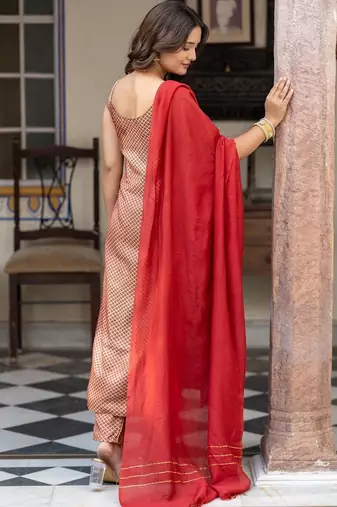 Women Printed Regular Kurta with Trousers & With Dupatta