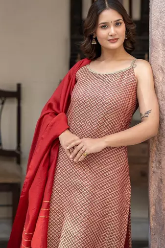 Women Printed Regular Kurta with Trousers & With Dupatta