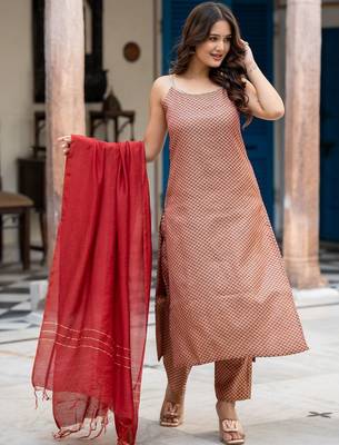 Women Printed Regular Kurta with Trousers & With Dupatta 7