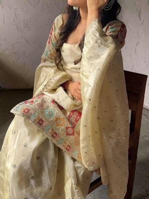 Women Ethnic Motifs Embroidered Regular Thread Work Kurta with Sharara & With Dupatta 4