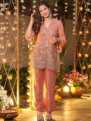 Women Ethnic Motifs Embroidered Regular Thread Work Kurta with Palazzos 1