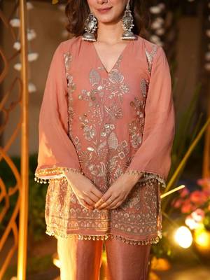 Women Ethnic Motifs Embroidered Regular Thread Work Kurta with Palazzos 2