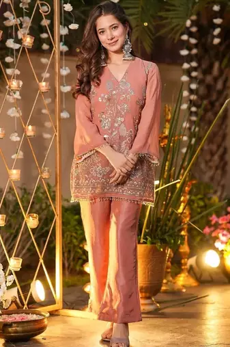 Women Ethnic Motifs Embroidered Regular Thread Work Kurta with Palazzos