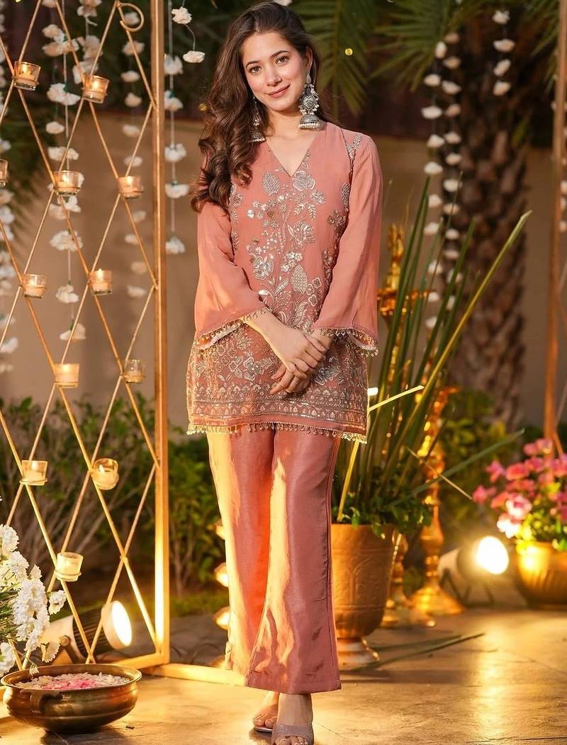 Women Ethnic Motifs Embroidered Regular Thread Work Kurta with Palazzos