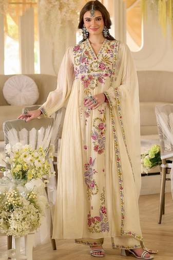 Women Floral Embroidered Regular Thread Work Kurta with Trousers & With Dupatta