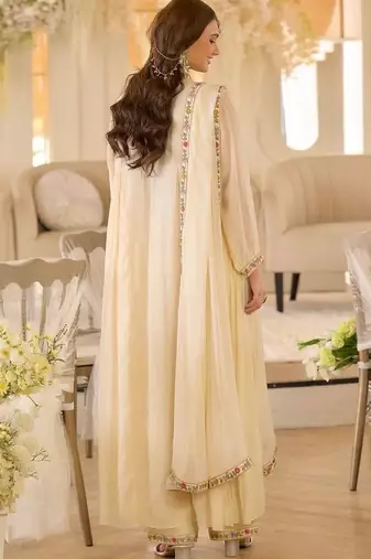 Women Floral Embroidered Regular Thread Work Kurta with Trousers & With Dupatta