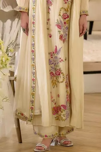 Women Floral Embroidered Regular Thread Work Kurta with Trousers & With Dupatta