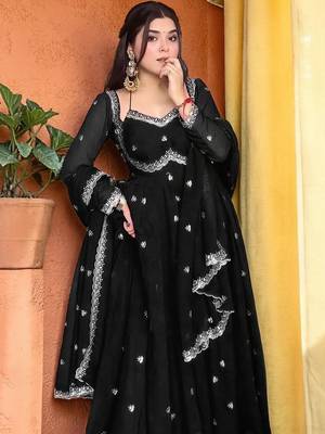 Women Ethnic Motifs Printed Empire Thread Work Kurta with Trousers & With Dupatta 2