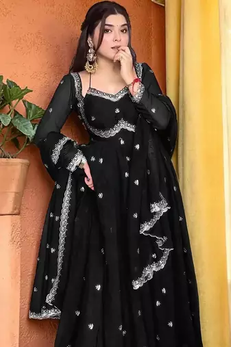 Women Ethnic Motifs Printed Empire Thread Work Kurta with Trousers & With Dupatta