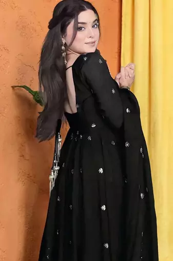 Women Ethnic Motifs Printed Empire Thread Work Kurta with Trousers & With Dupatta