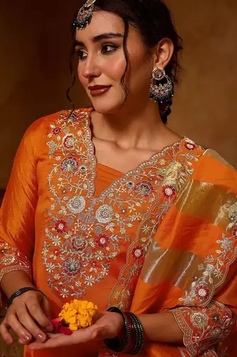 Women Floral Embroidered Regular Thread Work Kurta with Trousers & With Dupatta
