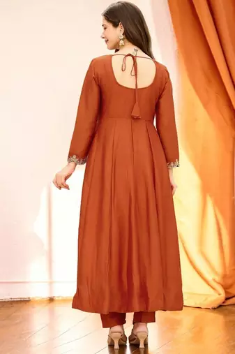 Women Ethnic Motifs Embroidered Empire Thread Work Kurta with Trousers & With Dupatta