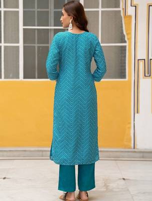 Women Ethnic Motifs Printed Regular Thread Work Kurta with Trousers & With Dupatta 4