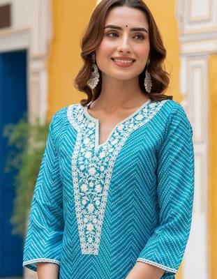 Women Ethnic Motifs Printed Regular Thread Work Kurta with Trousers & With Dupatta 5