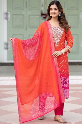 Women Ethnic Motifs Printed Regular Thread Work Kurta with Trousers & With Dupatta
