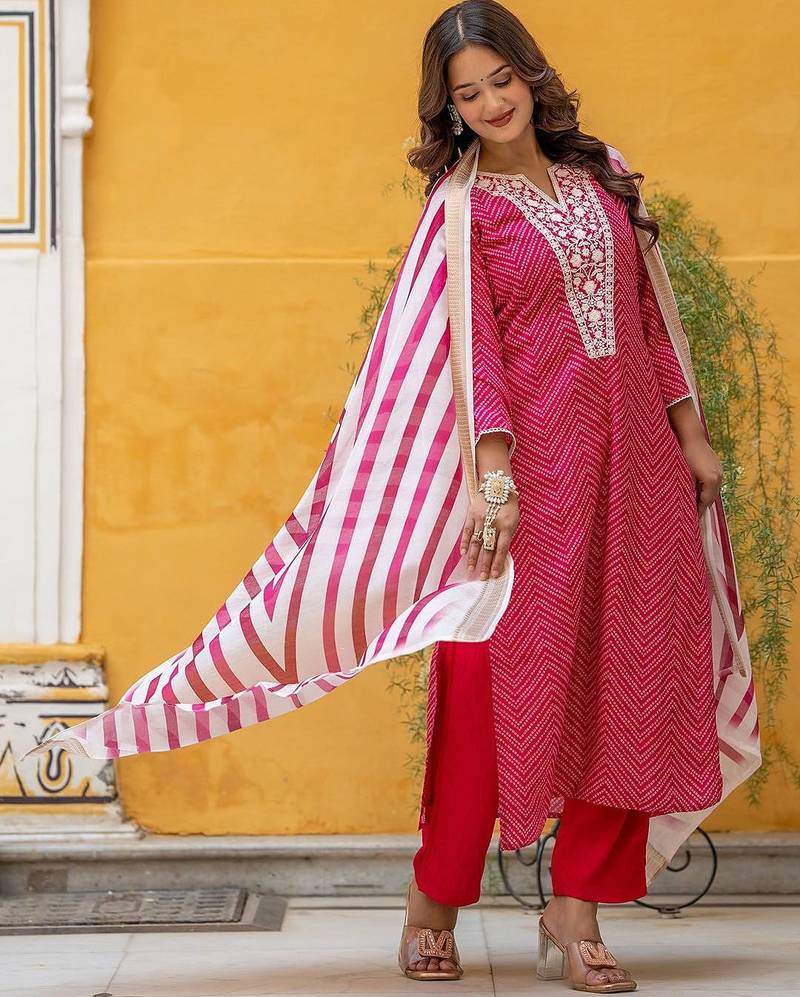 Women Leheriya Dyed Regular Thread Work Kurta with Trousers & With Dupatta