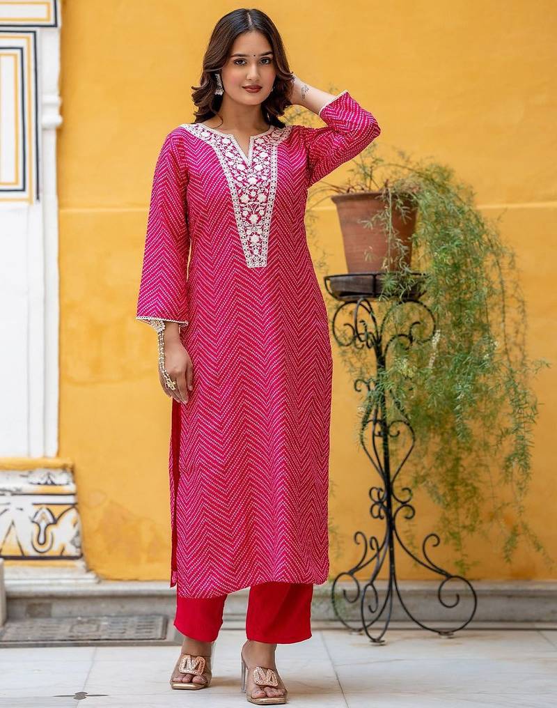 Women Leheriya Dyed Regular Thread Work Kurta with Trousers & With Dupatta