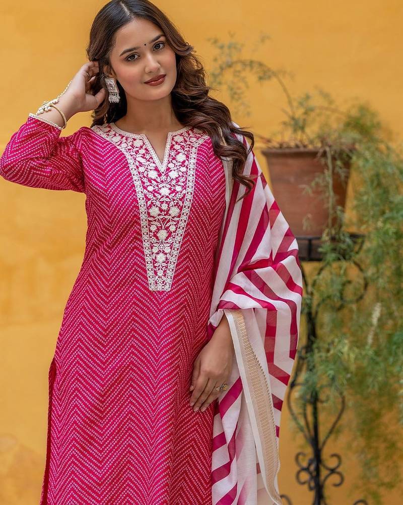 Women Leheriya Dyed Regular Thread Work Kurta with Trousers & With Dupatta