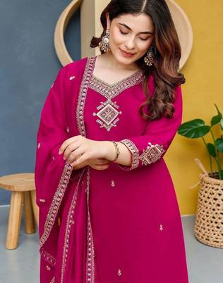 Women Ethnic Motifs Embroidered Regular Thread Work Kurta with Trousers & With Dupatta 3