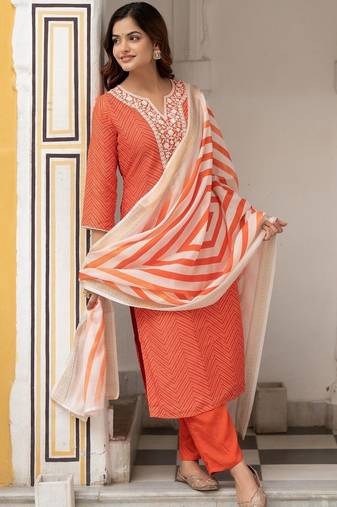 Women Ethnic Motifs Embroidered Regular Thread Work Pure Cotton Kurta with Trousers & With Dupatta