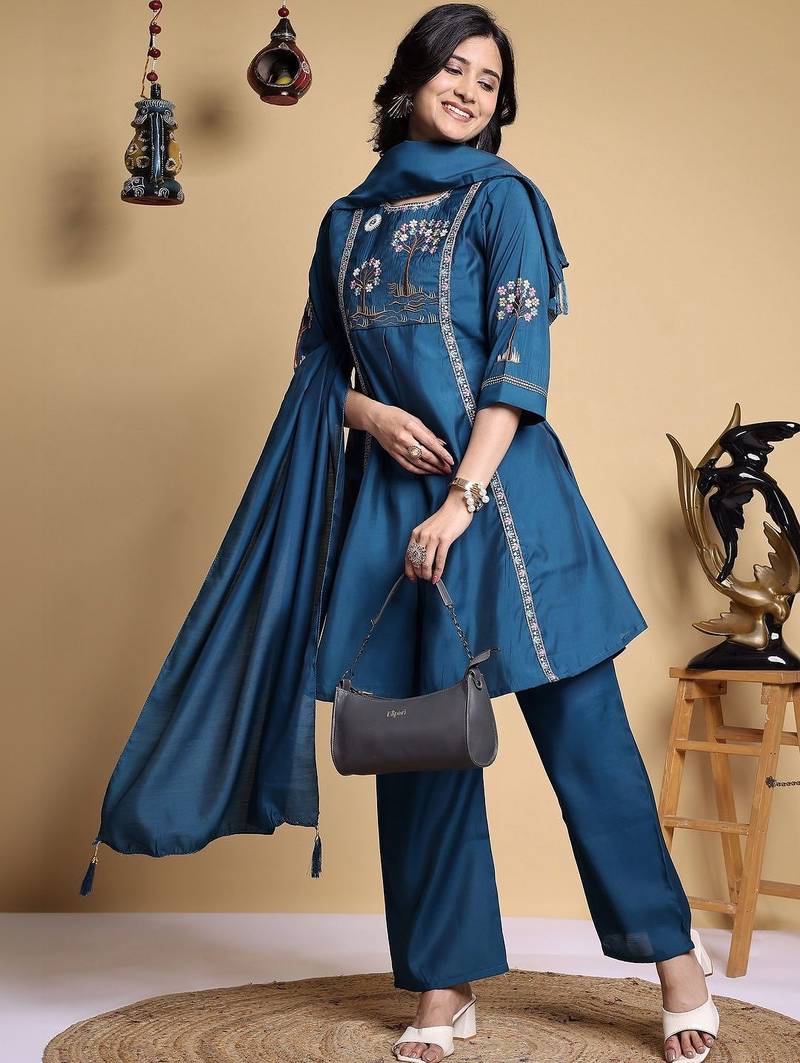 Women Floral Embroidered Pleated Thread Work Kurta with Palazzos & With Dupatta