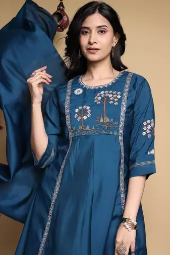 Women Floral Embroidered Pleated Thread Work Kurta with Palazzos & With Dupatta