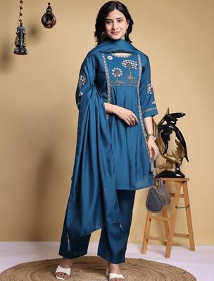 Women Floral Embroidered Pleated Thread Work Kurta with Palazzos & With Dupatta 6