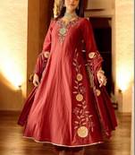 Women Ethnic Motifs Embroidered Panelled Thread Work Chanderi Silk Kurta with Trousers & With Dupatta