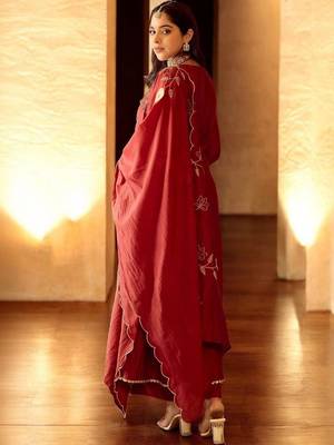 Women Ethnic Motifs Embroidered Panelled Thread Work Chanderi Silk Kurta with Trousers & With Dupatta 4