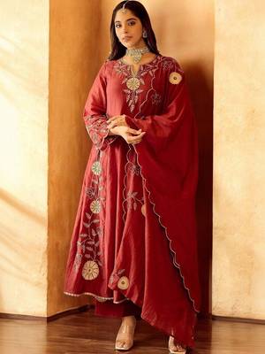 Women Ethnic Motifs Embroidered Panelled Thread Work Chanderi Silk Kurta with Trousers & With Dupatta 5