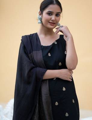 Women Ethnic Motifs Embroidered Regular Thread Work Kurta with Trousers & With Dupatta 5
