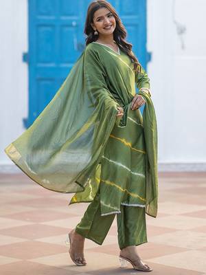 Women Leheriya Dyed Silk Kurta with Trousers & Dupatta 3