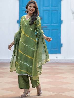 Women Leheriya Dyed Silk Kurta with Trousers & Dupatta 4