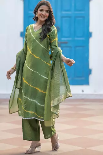 Women Leheriya Dyed Silk Kurta with Trousers & Dupatta