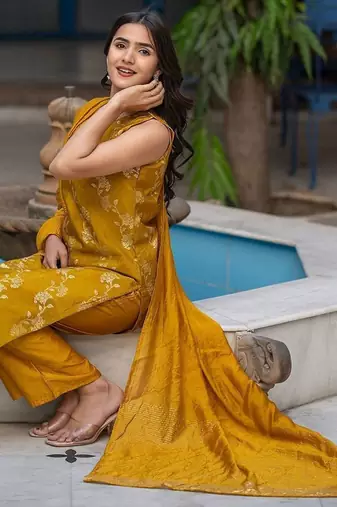 Women V-Neck Pure Silk Kurta with Palazzos & With Dupatta