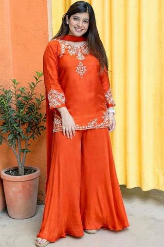 Women Ethnic Motifs Embroidered Regular Thread Work Silk Crepe Kurta with Palazzos & With Dupatta