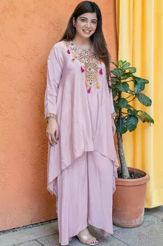 Women Ethnic Motifs Embroidered Regular Thread Work Silk Crepe Kurta with Palazzos