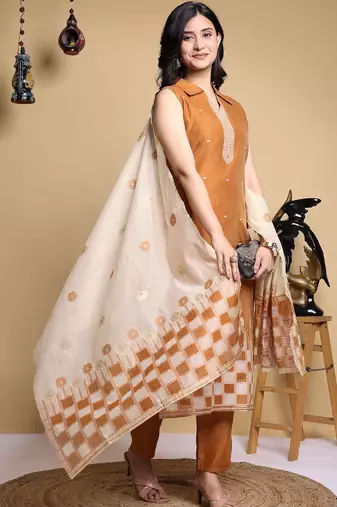 Ethnic Motifs Printed Regular Thread Work Kurta with Trousers & With Dupatta