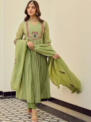 Women Ethnic Motifs Embroidered Regular Thread Work Chanderi Silk Kurta with Trousers & With Dupatta 1