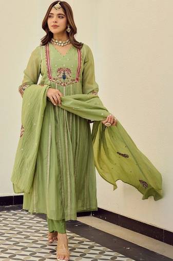 Women Ethnic Motifs Embroidered Regular Thread Work Chanderi Silk Kurta with Trousers & With Dupatta