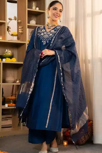 Women Ethnic Motifs Embroidered Regular Thread Work Kurta with Palazzos & With Dupatta