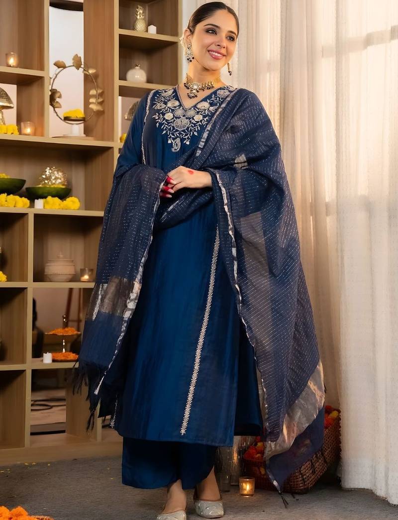 Women Ethnic Motifs Embroidered Regular Thread Work Kurta with Palazzos & With Dupatta