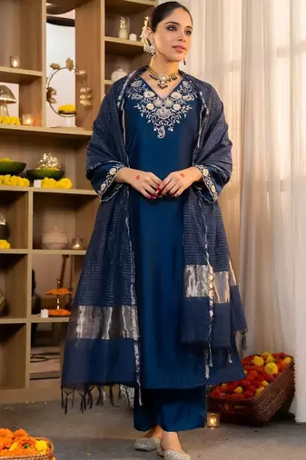 Women Ethnic Motifs Embroidered Regular Thread Work Kurta with Palazzos & With Dupatta
