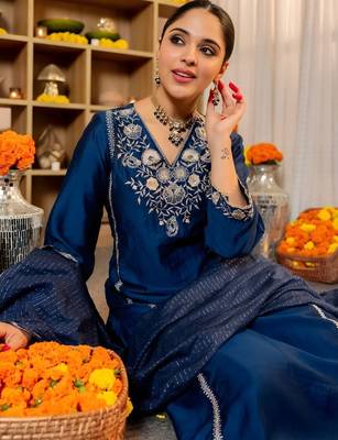 Women Ethnic Motifs Embroidered Regular Thread Work Kurta with Palazzos & With Dupatta 6