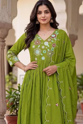 Women Floral Embroidered Empire Thread Work Kurta with Palazzos & With Dupatta